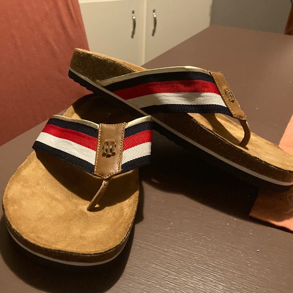 Tommy Hillfiger flip flop sandals